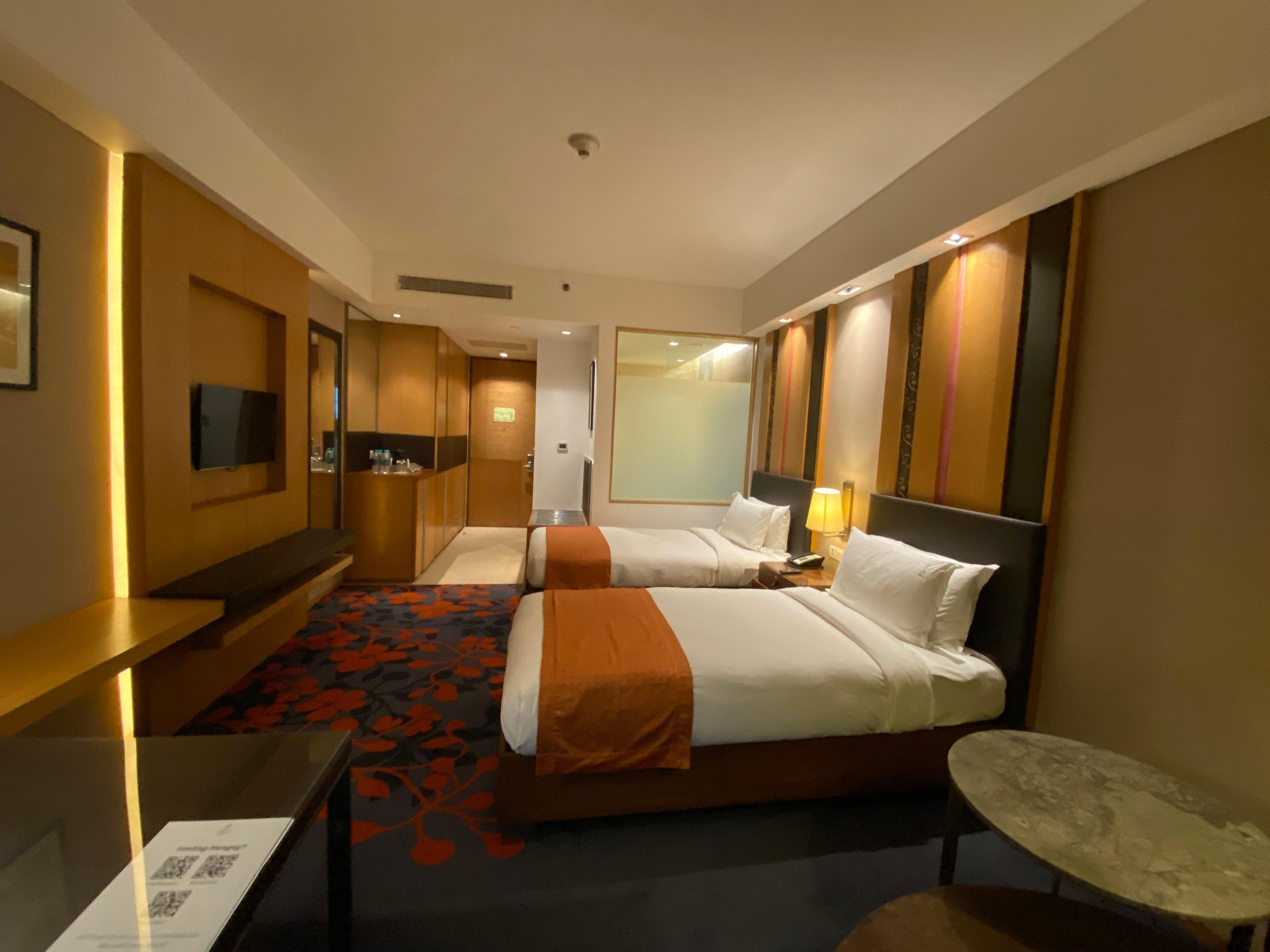 Holiday Inn New Delhi Mayur Vihar Noida, An Ihg Hotel Exterior photo